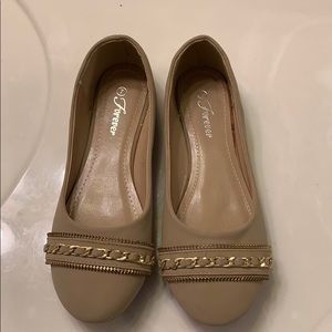 Women’s sz 7 dressy slip on flats